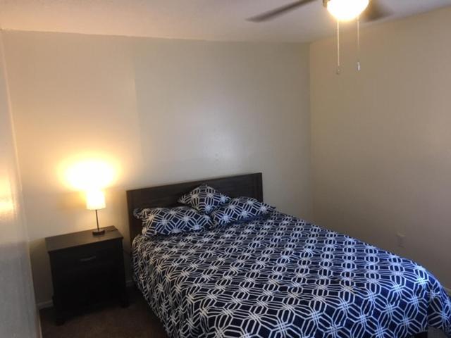 Fully Furnished Two Bedroom Apartment Lawton Esterno foto